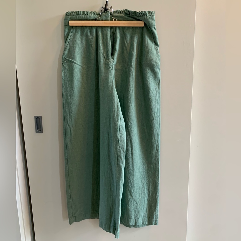 Linen blend wide leg pant.